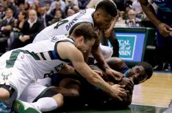 爱游戏game-巴塞罗那围绕全明星赛复出首秀Karsa与40激战西班牙队分钟，夏洛特黄蜂围绕全明星赛造点机会瞬间刷屏的简单介绍-爱游戏game